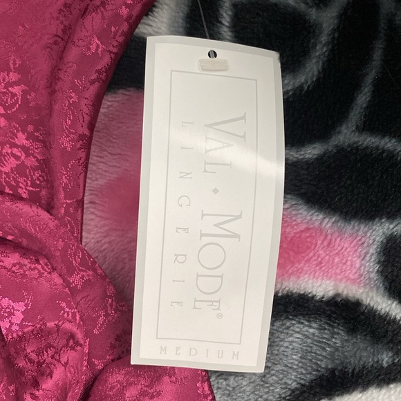 Vintage Val mode lingerie robe with tags - Picture 2 of 12